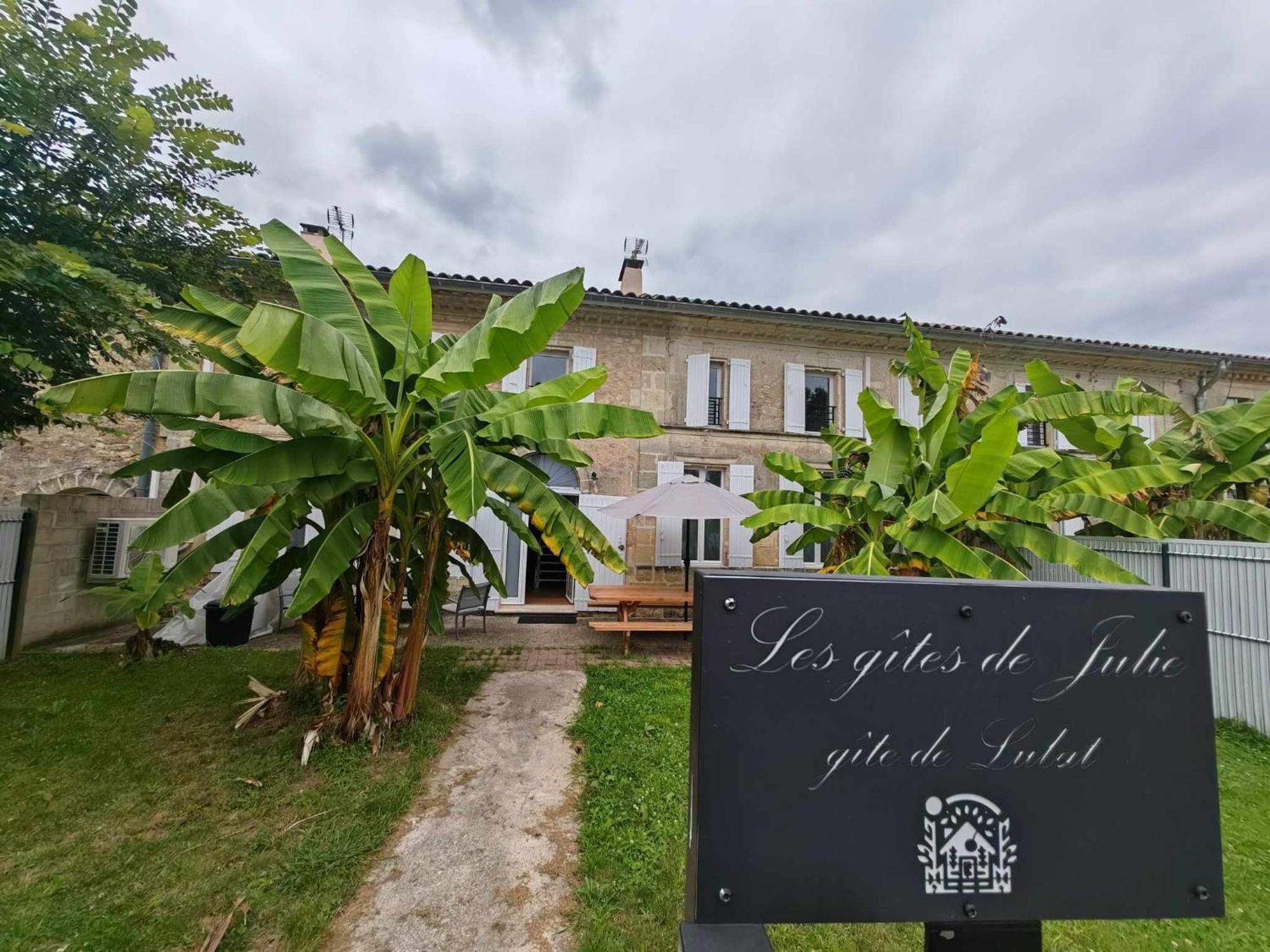 Vila Gite De Lubat Cézac Exteriér fotografie